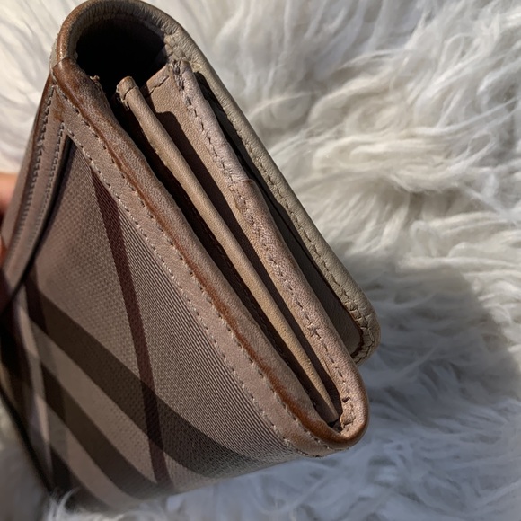 BURBERRY long continental wallet leather trim snap closure women’s - Picture 3 of 15